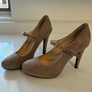 Guess Nude Heels Size 6